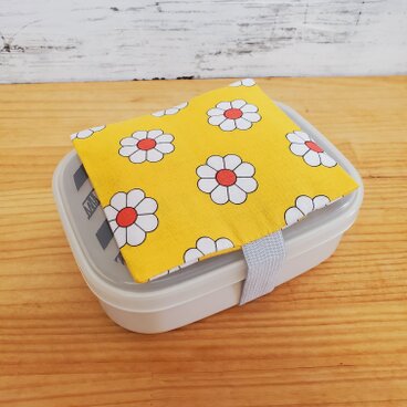 お弁当に！保冷剤ケース付きお弁当箱ゴムバンド ランチベルト レトロフラワー