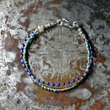ターコイズ＆ラピスラズリ、繊細筒型シルバービーズ、カレンシルバー、ハーキマーダイヤモンドの3連ブレス