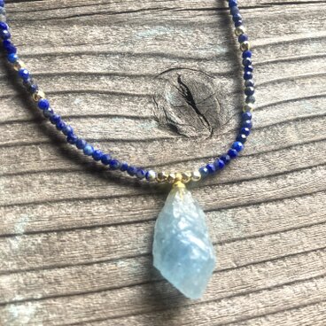 Aquamarine ラフロック＊アクアマリン原石のラピスラズリの首飾り *14kgf*