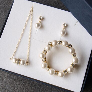 “caree” 貝パール ピアス ネックレス ブローチ セット ホワイト