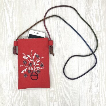 手刺繍スマホショルダー　丸花花瓶