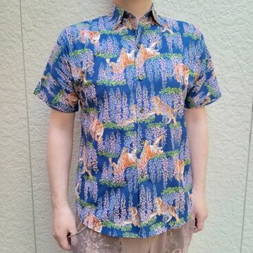 半袖和柄シャツ（藤の花に虎）