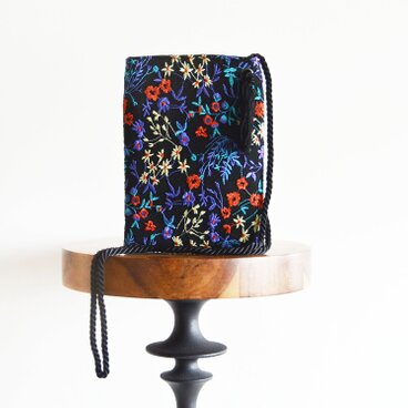 1点限定！フランス製チュールフラワーエンブロイダリー ２ｗayスマホポーチ　スマホショルダー