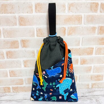 巾着型シューズケース(外ポケット付)　【和柄・水族館★紺】