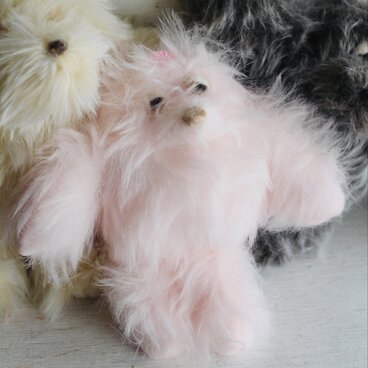 寝ぼけた手乗りイエティ ピンク