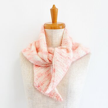 TRIANGLE MUFFLER/CAMPARI MILK(トライアングルマフラー/カンパリミルク)