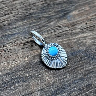 ターコイズのペンダントトップ、シルバー925製　snd095