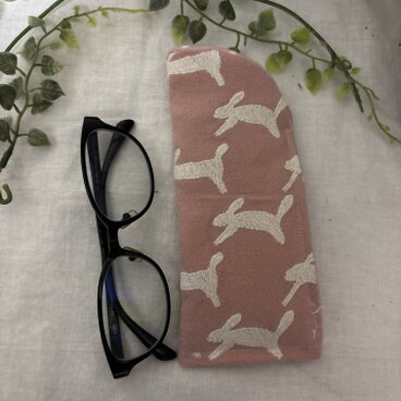 ハンドメイド♡メガネケース♡リネンピンクうさぎ刺繍柄♡♡普通タイプピンクドット4重ガーゼ