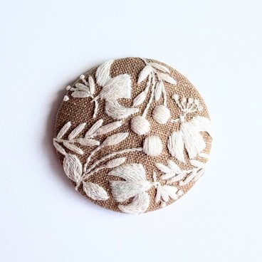 北欧風ことりと草花の刺繍ブローチ【hokuo】#460