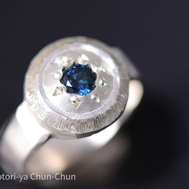 【神石！】スリランカ産「トシッタ」さんのコバルトカラースピネル・シールドリング【青花の盾】