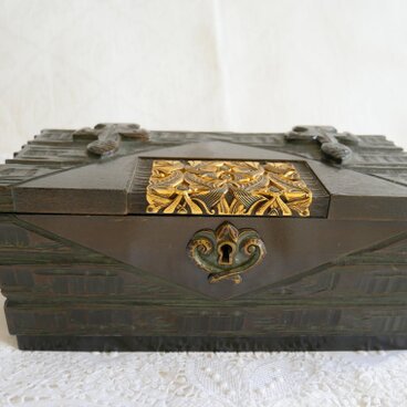 アラベスク模様の飾り 木製の小物入れ／ヴィンテージ オルゴール