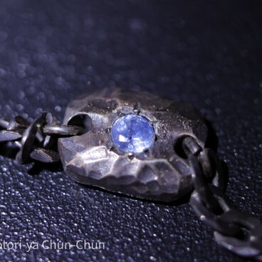 【結シリーズ】アラジンのスリランカ産ブルーサファイア・シルバーブレスレット【結：干天】