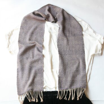 しっとり軽い！　草木染シルクマフラー（ログウッド）