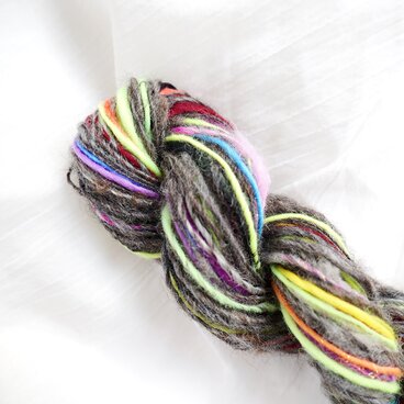 38g/67m｜手紡ぎ糸｜ゴットランド｜ネオンイエロー