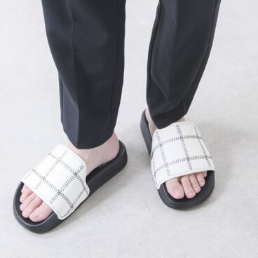静電気なんか怖くない！履くだけでビリっと来なくなるパッチワークサンダル 白