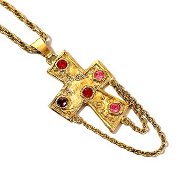 Vintage Gold Tone Cross Pendant Necklace with Rhinestones