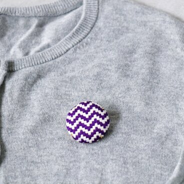 【残り1点】絹糸刺繍ブローチ 波文様 一点もの｜絽ざし 手仕事