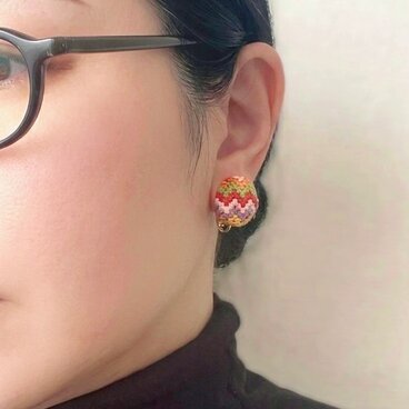 絽ざし ネジ式イヤリング 和柄 波文様 十二単 重ね色目 絹糸 手刺繍 和装