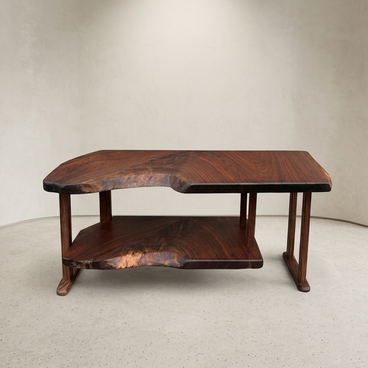 【作品タイトル】 「対（Tsui）」｜ウォールナット共木の耳付きローテーブル（35mm厚・ネジ組み分解可）