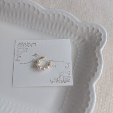 14kgf キラリと輝く淡水パールの上品イヤーカフ
