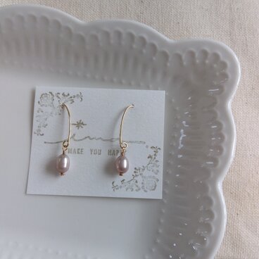 14kgf グレージュカラー淡水パールの１粒ピアス