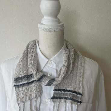 きなりの透かし織りミニマフラー