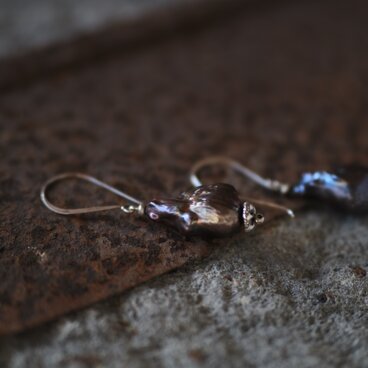 -Black pearl- large hooks