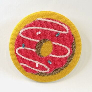 刺繍ブローチ　ドーナツ