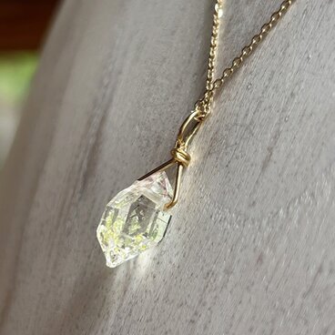 K24純金オイルインクォーツ原石・ ペンダントトップ/ ピアスB◇K24 Pure Gold Oil in Quartz