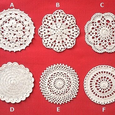 レース編みのコースター(2枚セット)