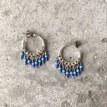 Vintage 90s USA retro blue beads fringe hoop pierce