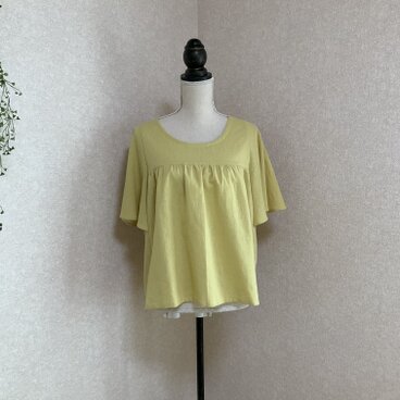 コットンリネン　ひらひら蝶々みたいなお袖のブラウス　レモンクリーム