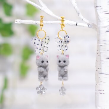 ふわもこ蝶々とねこのアクセサリー