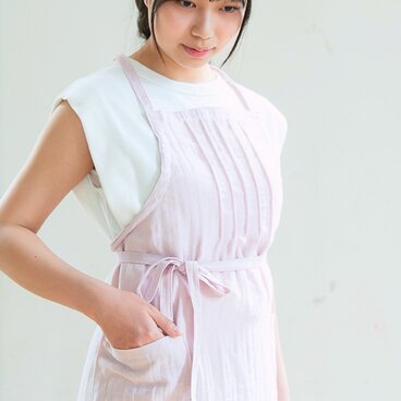 【桜染め／Linen＆Organiccottonガーゼ】胸もとギャザーのエプロン