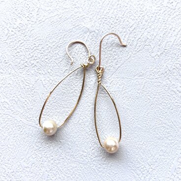 揺れ感上品✴︎パールの揺れるピアス