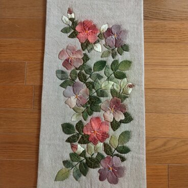 パッチワーク　タペストリー　アップリケ　【先染めの花】