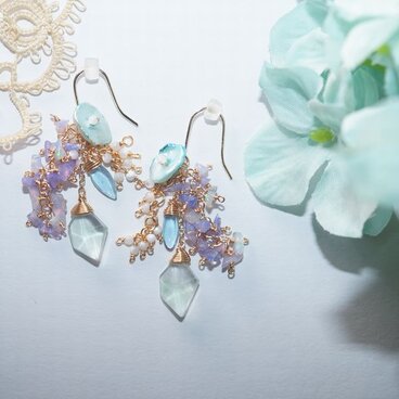 *雨恋*繊細なイメージの紫陽花のピアス
