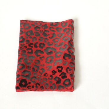 ♥︎3000円均一♥︎ 豚革の新書カバー（赤x黒）