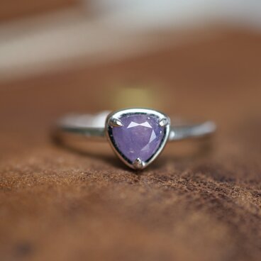RG10-188 非加熱 シルバー 天然 ラベンダー色 サファイア リング 指輪 フリーサイズ 金属アレルギー対応