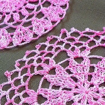 ハート模様のレース編みコースター(ピンク2枚セット)