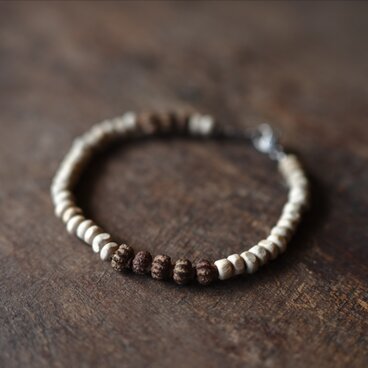 <MTO> -Tulsi & Nuts- bracelet