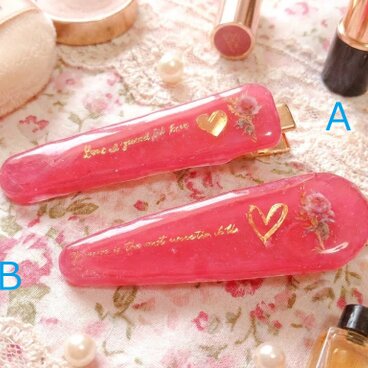 ストロベリーケーキのようなヘアクリップAorBどちらかお選びください