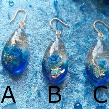 レジン　片耳ピアス　深ーい深海に咲く薔薇のピアス
