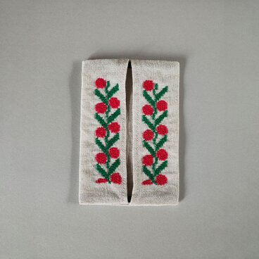 ハンガリー　ベレグ地方の刺繍　ポケットティッシュケースNo.1