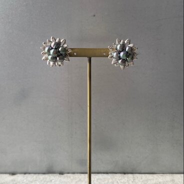 Vintage 70s-80s SILVER peacock pearl botanical flower earring