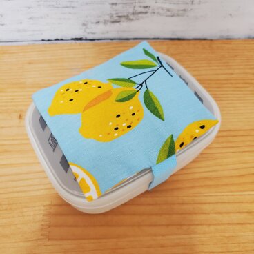 お弁当に！保冷剤ケース付きお弁当箱ゴムバンド ランチベルト  レモン柄