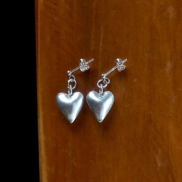 カレンシルバー 立体ハート耳飾り M /ピアス or イヤリング