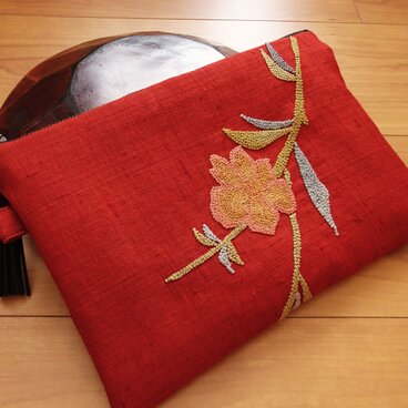 刺繍を楽しむポーチ（相良刺繍）