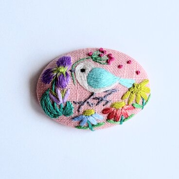 ことりと草花の刺繍ブローチ(botanical）#488