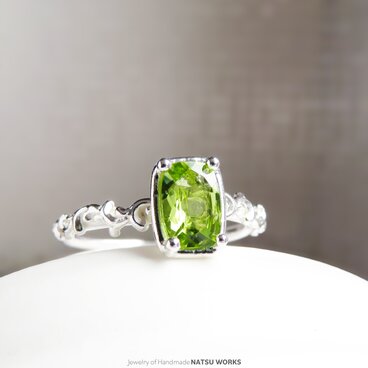 リリーパッド ペリドット リング / Lilypad in Peridot Ring 279